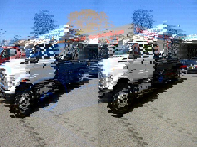 Used 2019 Ford F750 2WD Crew Cab Super Duty image 4