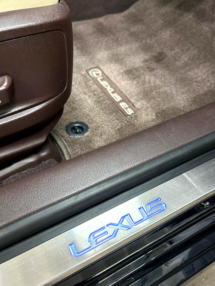 Used 2017 Lexus ES 300h image 13