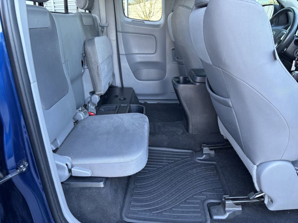 Used 2015 Toyota Tacoma 4x4 Access Cab V6 w/ TRD Sport Package image 25
