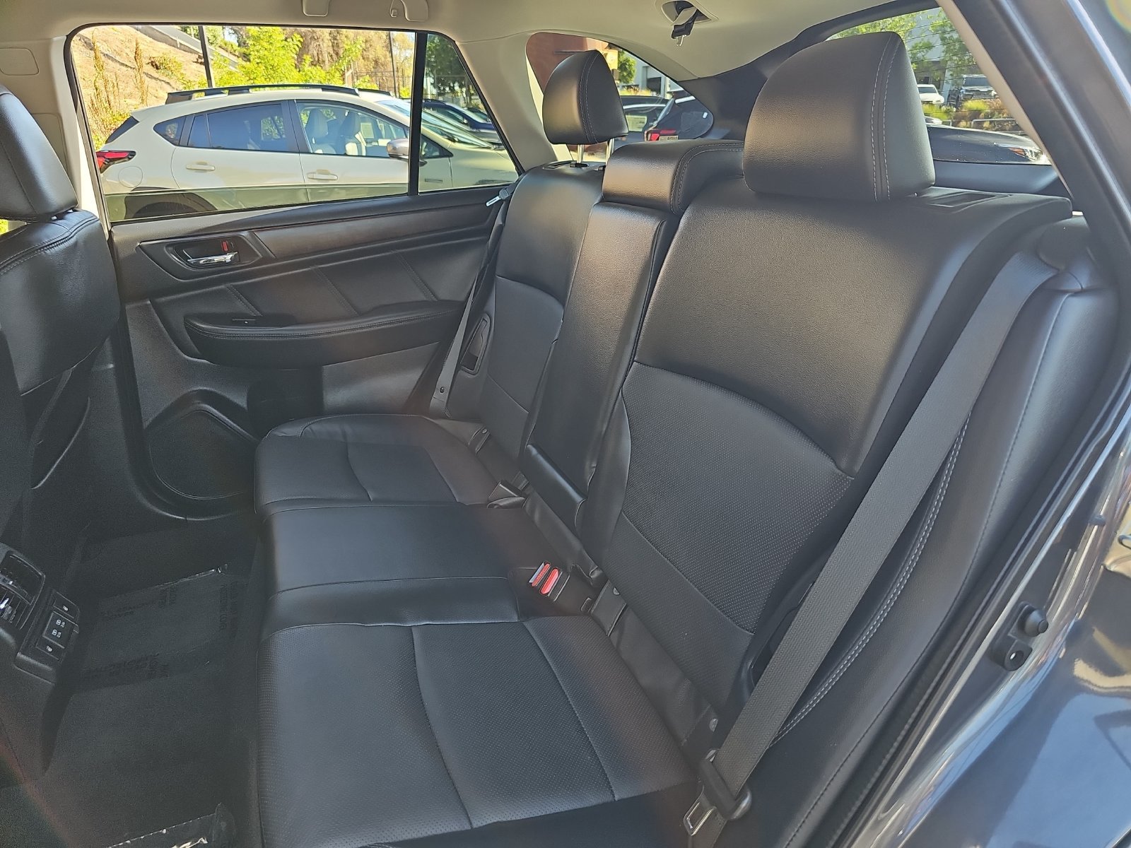 Used 2019 Subaru Outback 2.5i Limited AWD/4WD image 14