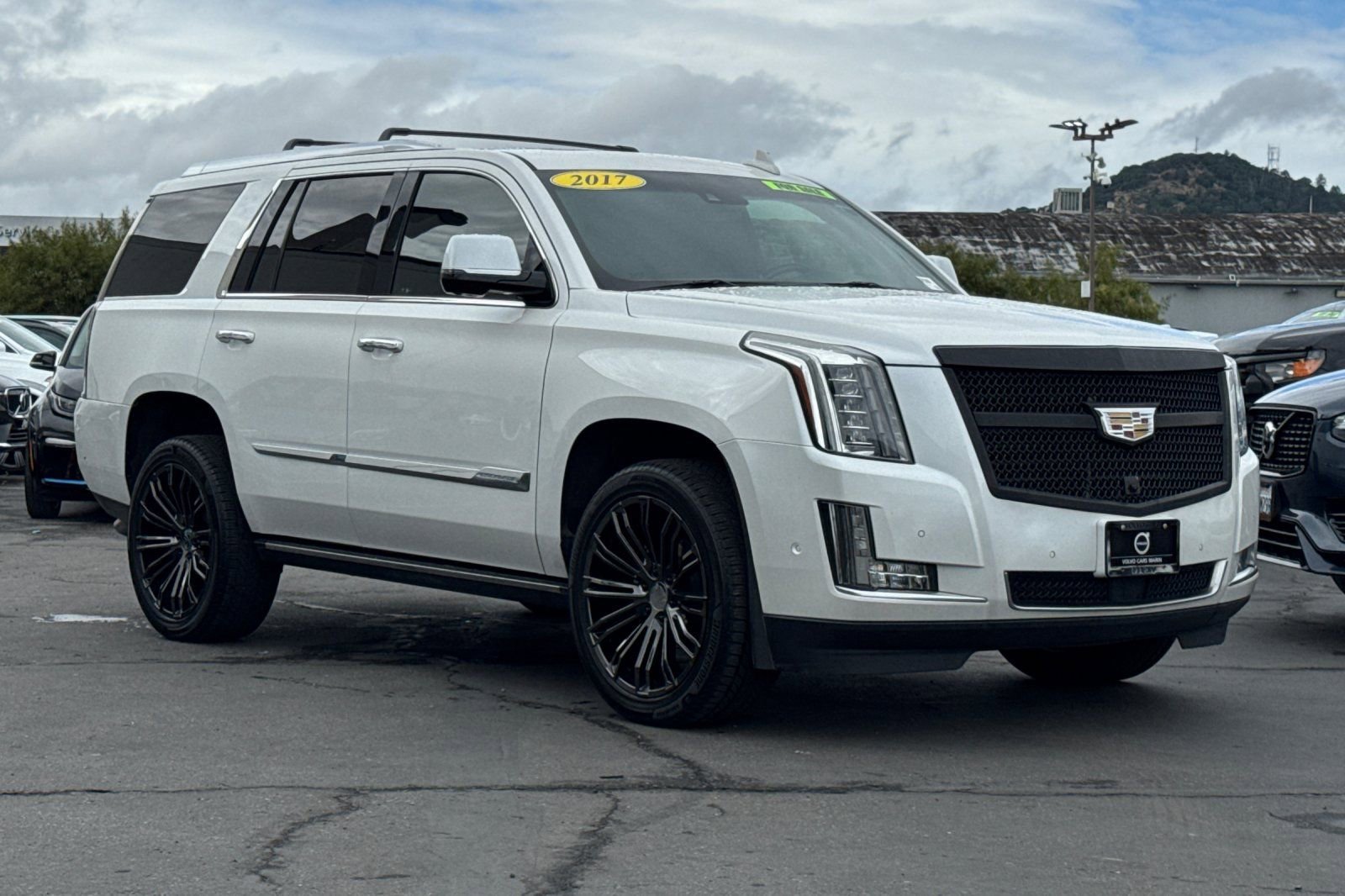 Used 2017 Cadillac Escalade Platinum image 9