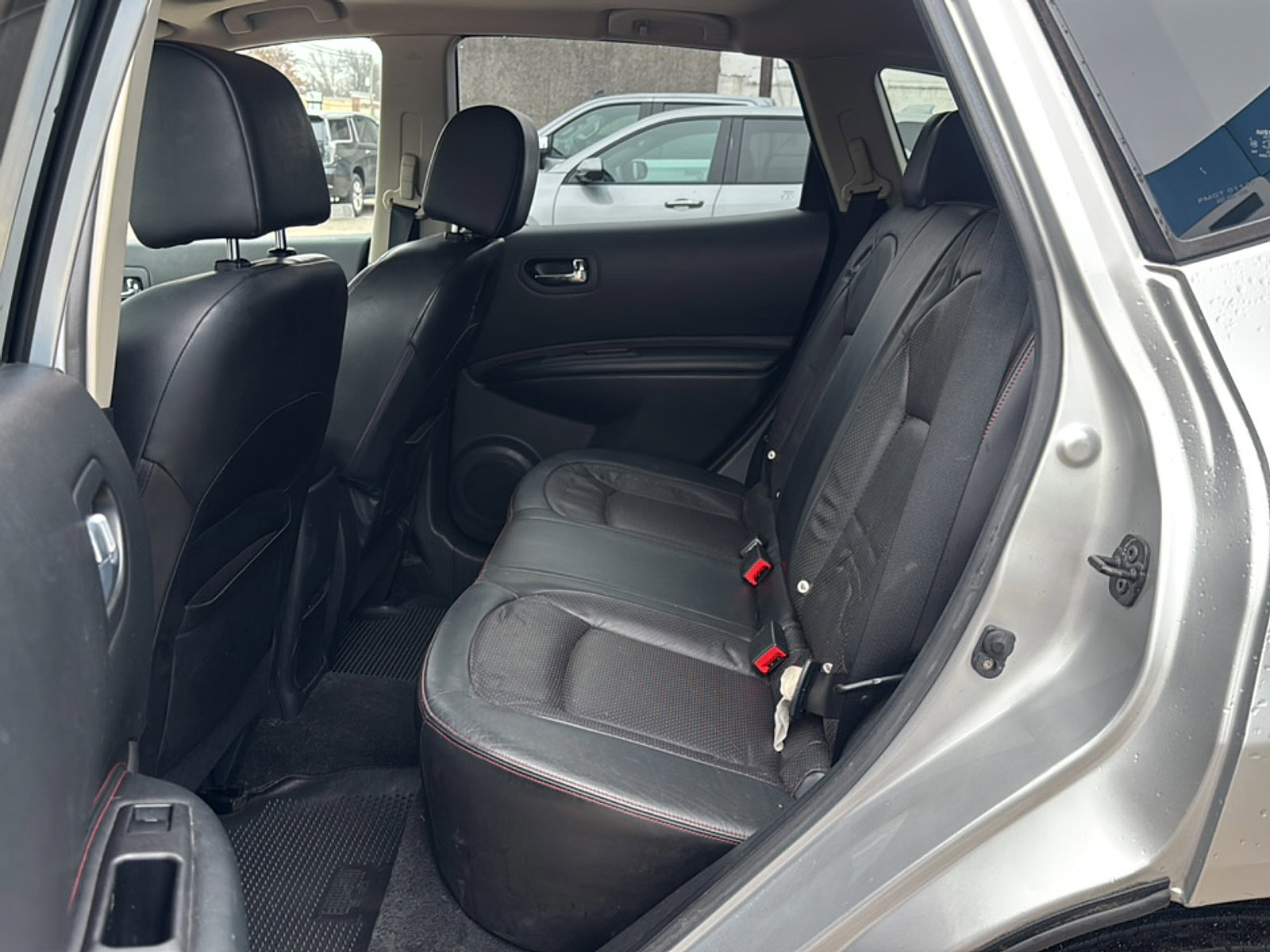 Used 2011 Nissan Rogue SV w/ SL Pkg image 16