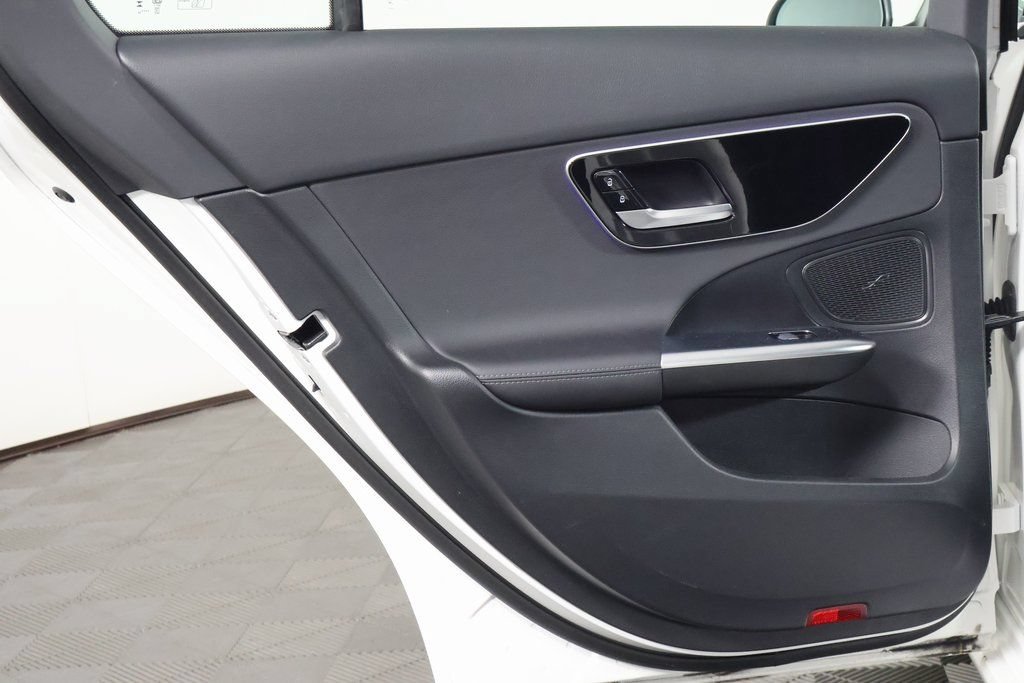 Used 2025 Mercedes-Benz C 300 Sedan image 13