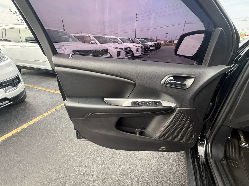 Used 2018 Dodge Journey SE w/ Popular Equipment Group image 11