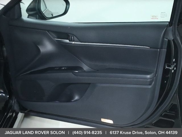 Used 2018 Toyota Camry SE w/ Moonroof Package FWD image 33