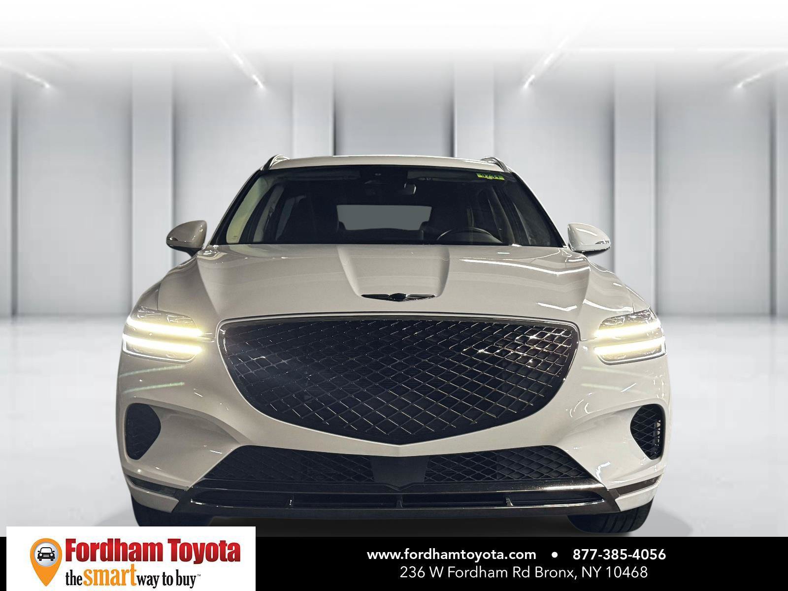 Used 2025 Genesis GV70 2.5T AWD/4WD image 2