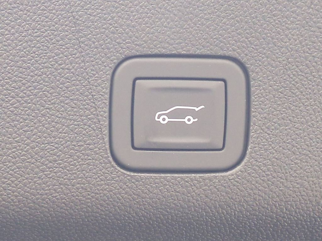 New 2026 Cadillac Escalade ESV Platinum Luxury AWD/4WD image 30