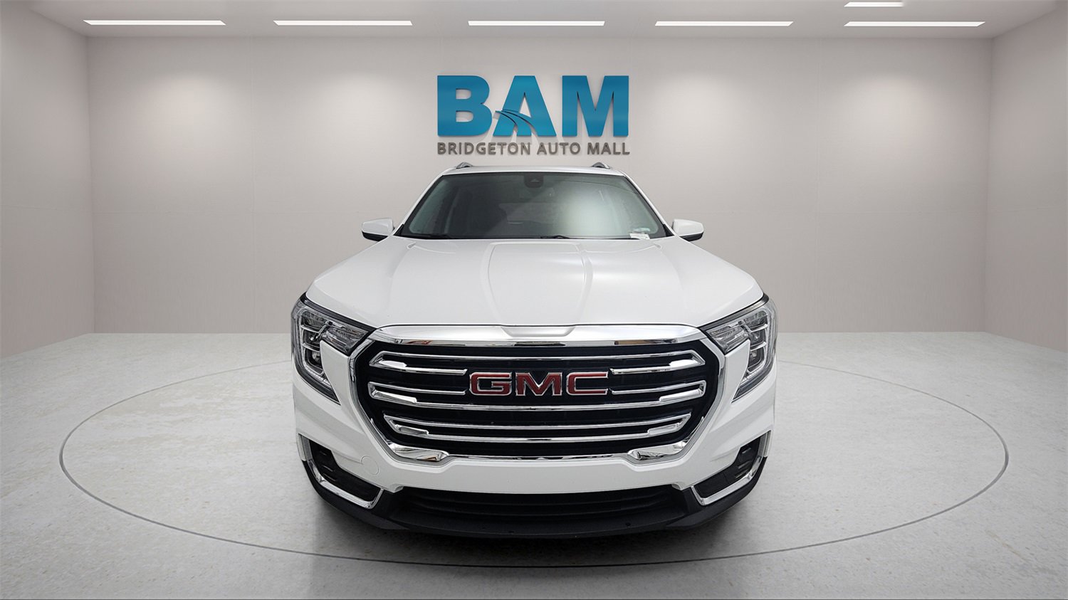 Used 2023 GMC Terrain SLT image 2