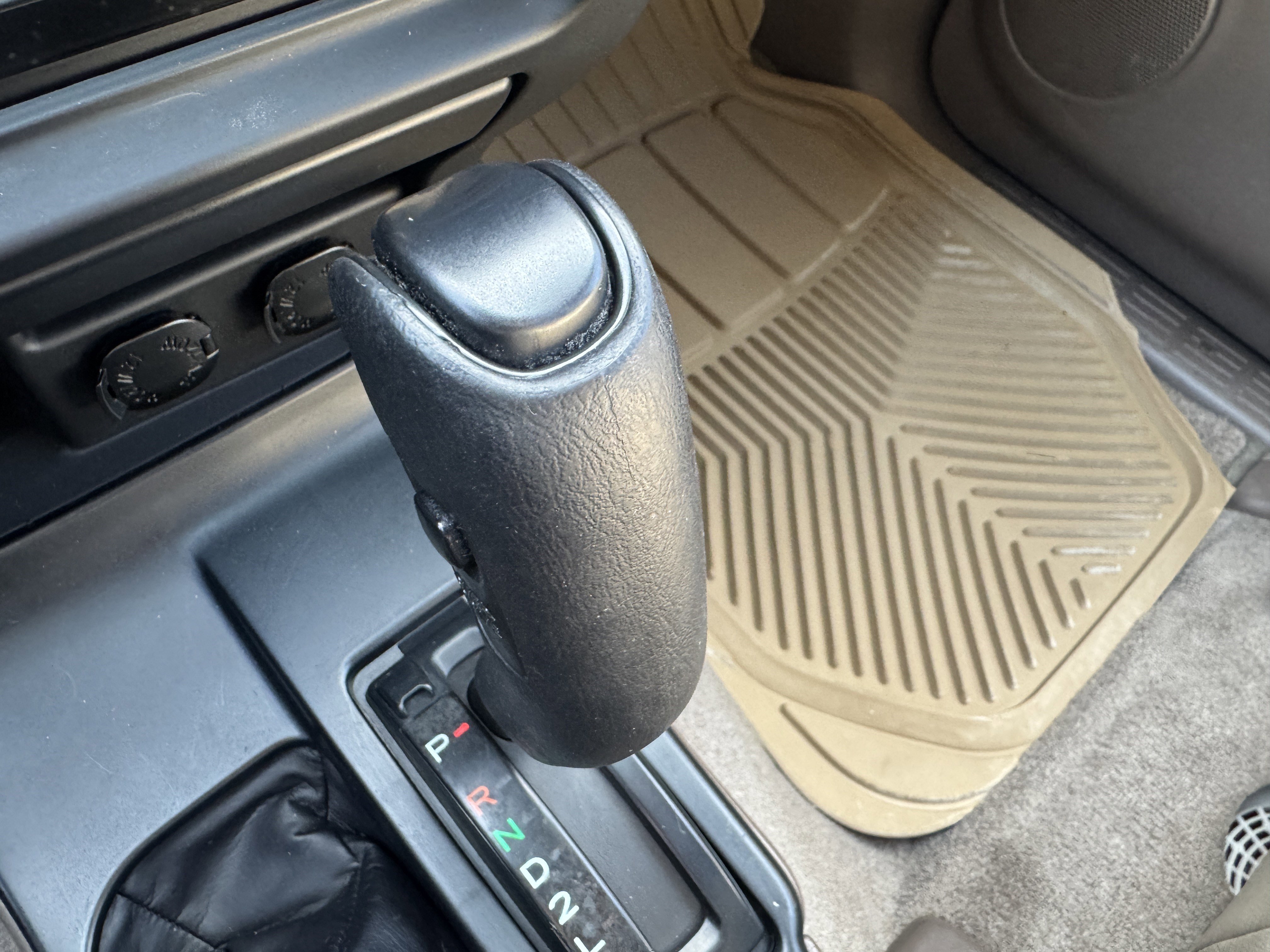 Used 2000 Toyota 4Runner SR5 AWD/4WD image 37