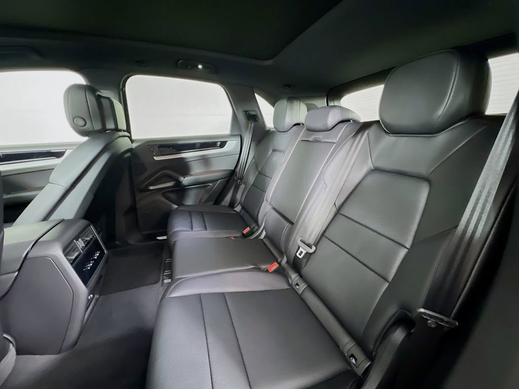 New 2026 Porsche Cayenne image 24