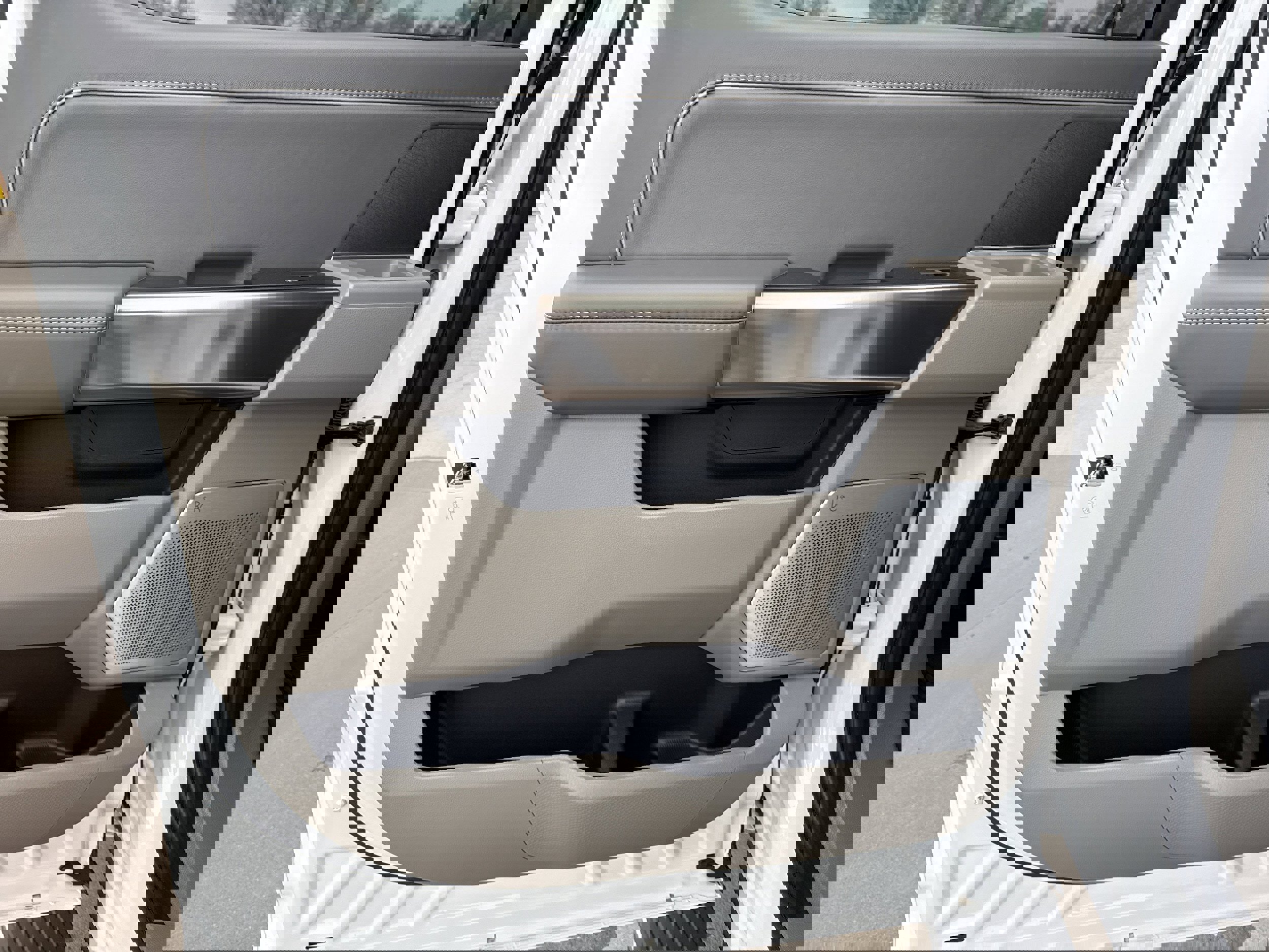 Used 2024 Ford F150 Platinum w/ Equipment Group 703A Plus image 9