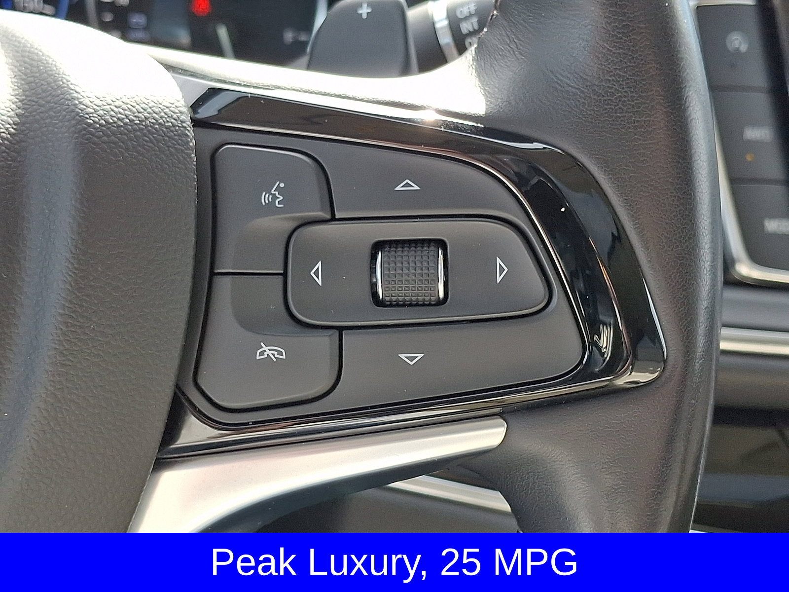 Used 2024 Buick Enclave Avenir w/ Avenir Technology Package AWD/4WD image 26