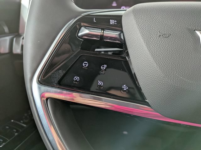 New 2026 Cadillac Escalade Luxury w/ LPO, Floor Liner Package AWD/4WD image 8