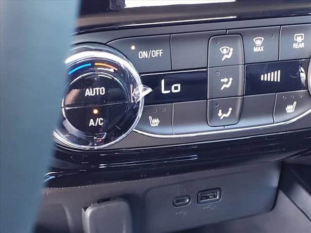 New 2025 Chevrolet Trax LT w/ LT Convenience Package image 4