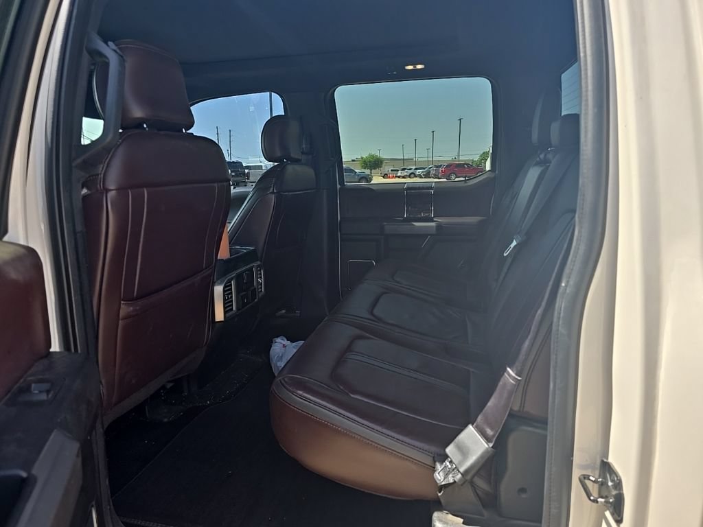 Used 2017 Ford F150 Platinum w/ Equipment Group 701A Luxury AWD/4WD image 9