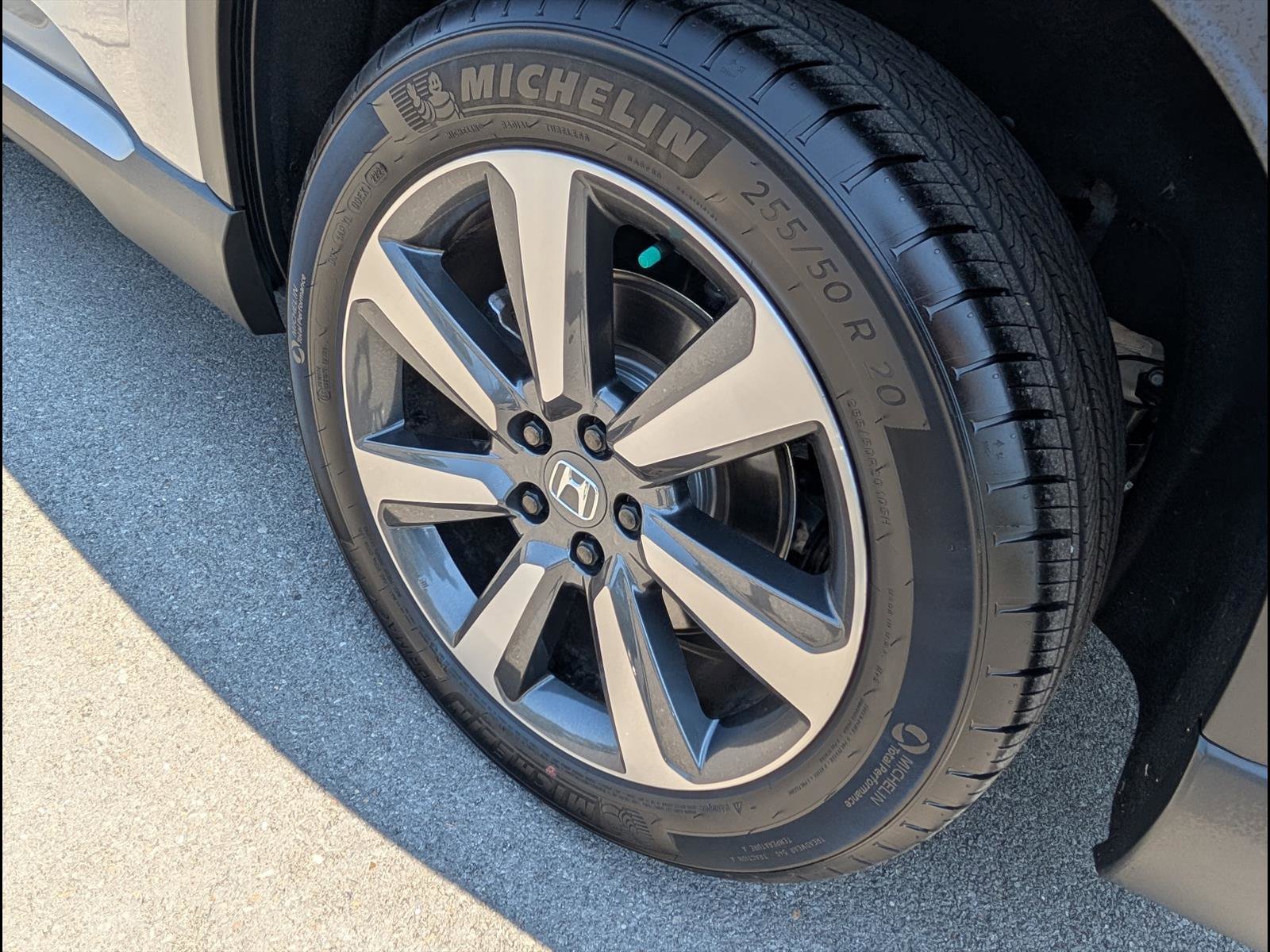 Certified 2025 Honda Pilot Touring image 21