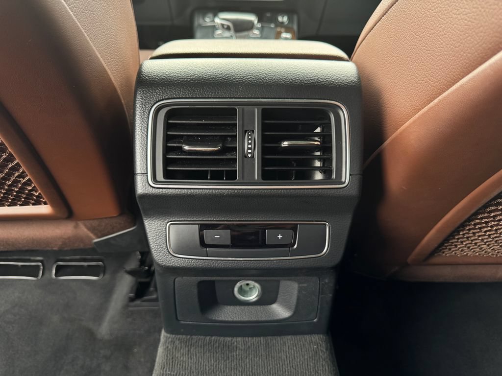 Used 2018 Audi Q5 2.0T Premium Plus w/ Premium Plus Package AWD/4WD image 17