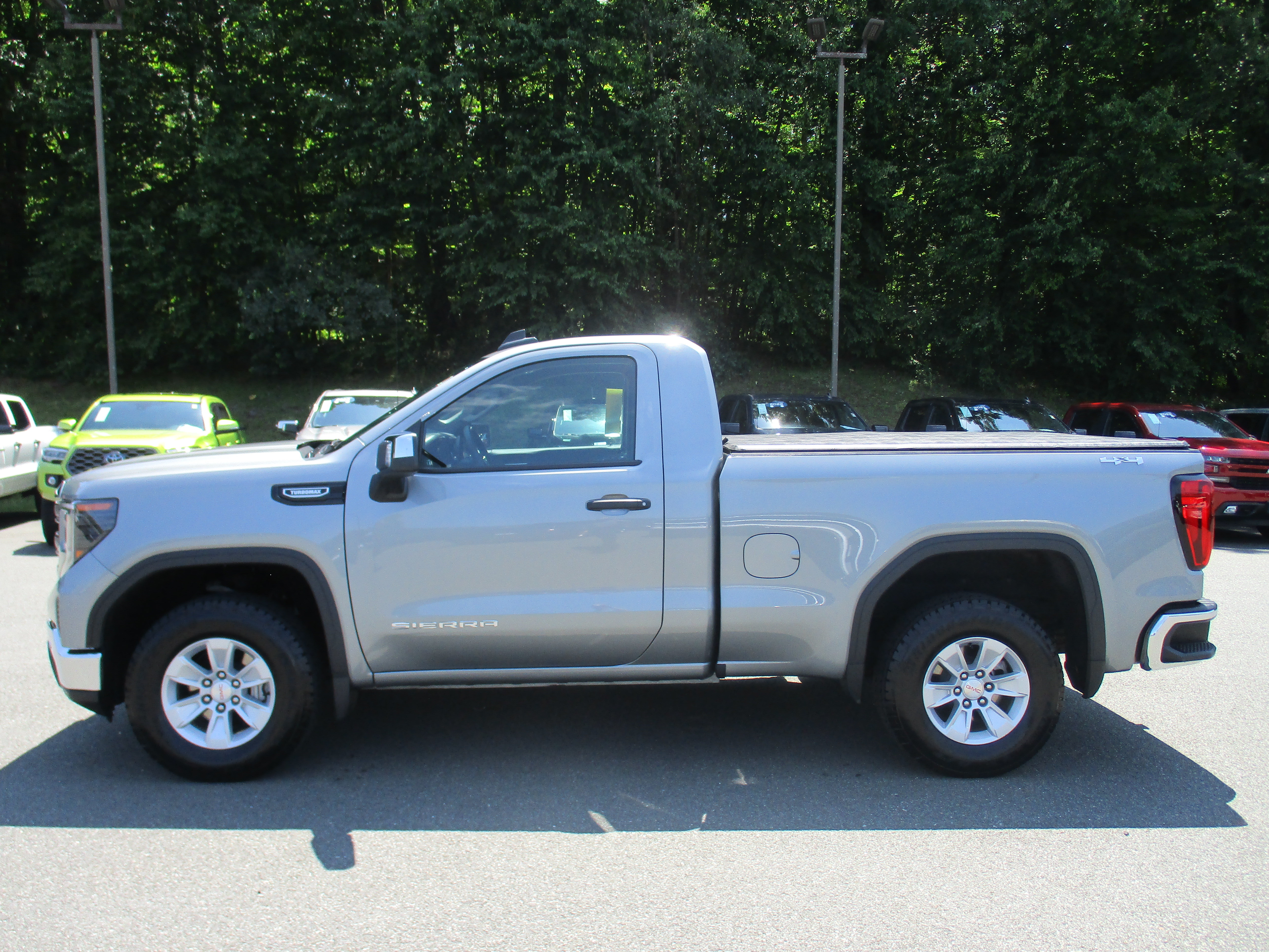 Used 2024 GMC Sierra 1500 Pro w/ Pro Value Package AWD/4WD image 8
