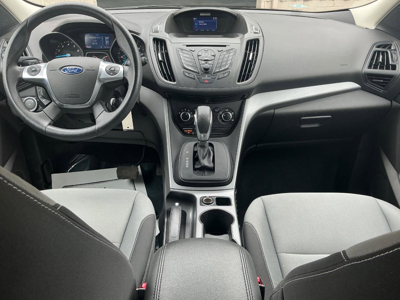 Used 2015 Ford Escape SE FWD image 16
