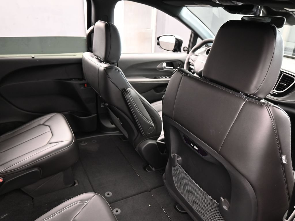New 2026 Chrysler Pacifica Select w/ S Appearance Package FWD image 40
