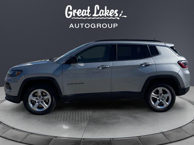 Used 2023 Jeep Compass Latitude w/ Convenience Group image 2