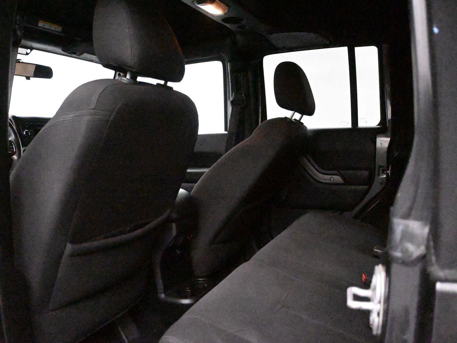 Used 2017 Jeep Wrangler Unlimited Sport w/ Connectivity Group AWD/4WD image 10