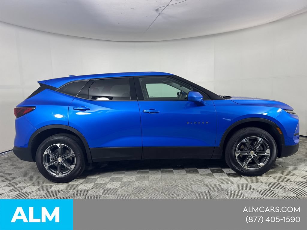 Used 2025 Chevrolet Blazer LT FWD image 5