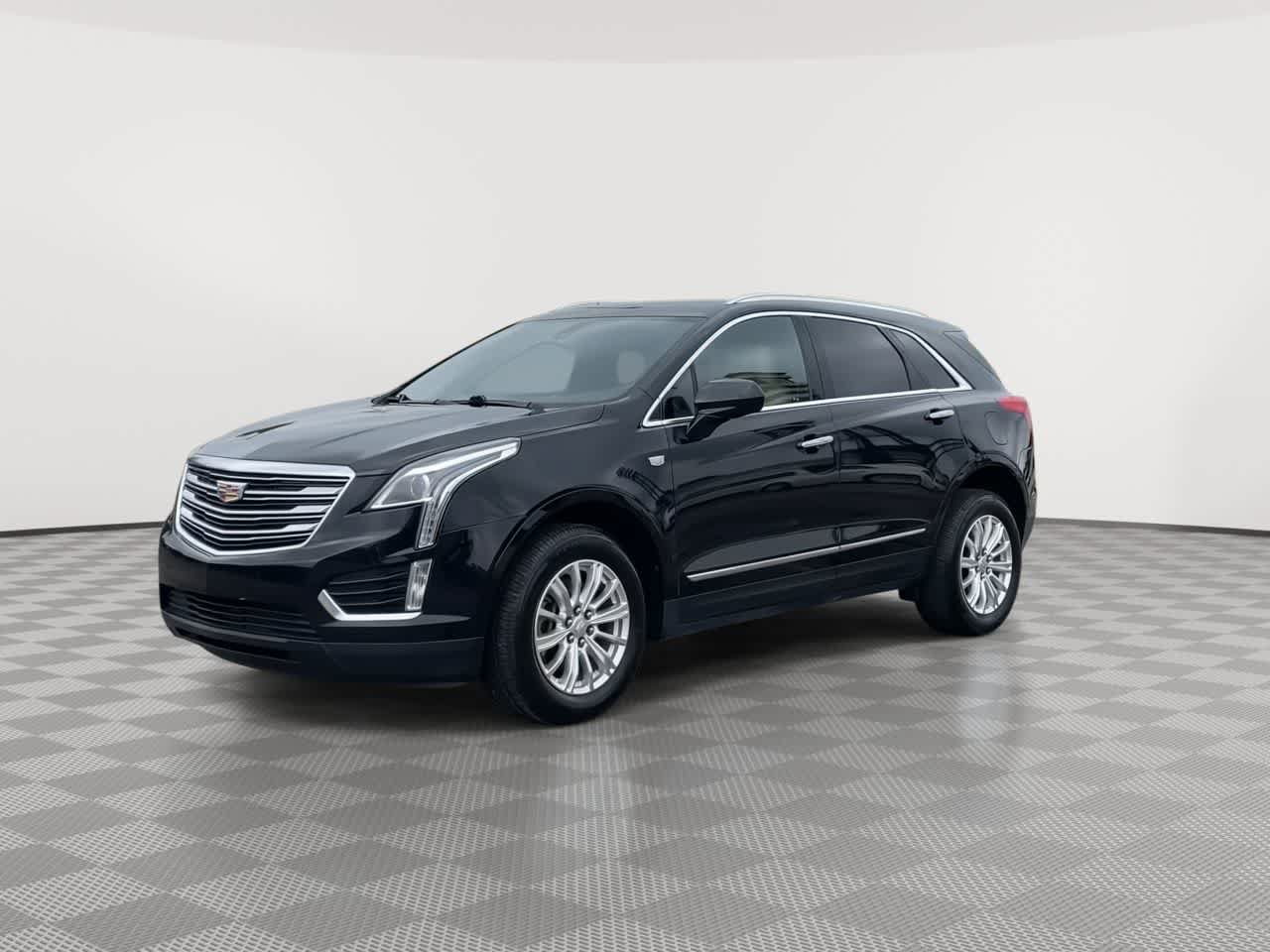 Used 2018 Cadillac XT5 FWD w/ LPO, Wheel Lock Package image 4