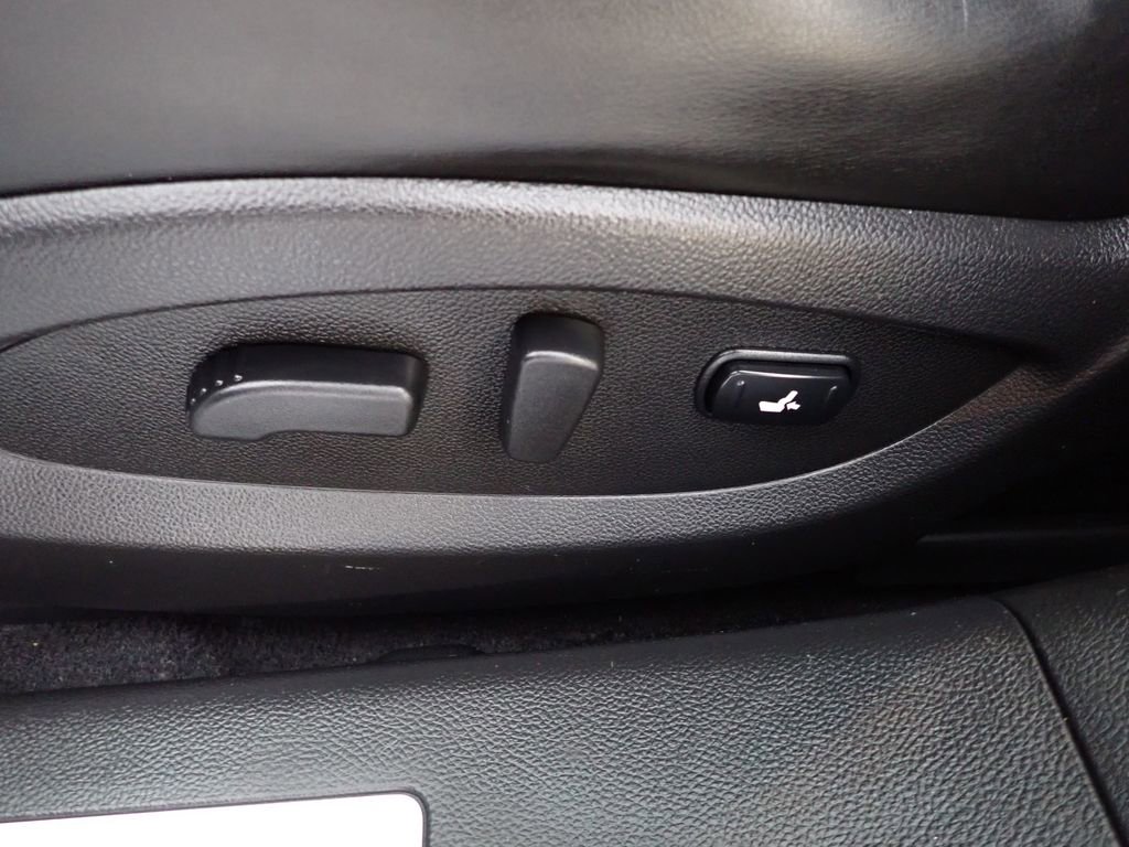 Used 2017 INFINITI QX70 AWD w/ Premium Package image 22