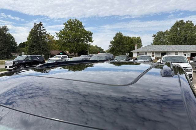 Used 2022 Jeep Grand Cherokee Overland w/ Adv Protech Group III image 11