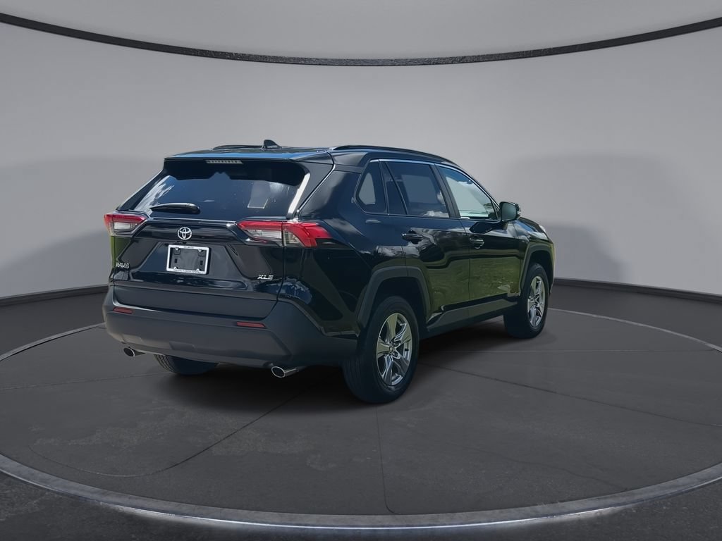 Used 2025 Toyota RAV4 XLE FWD image 8