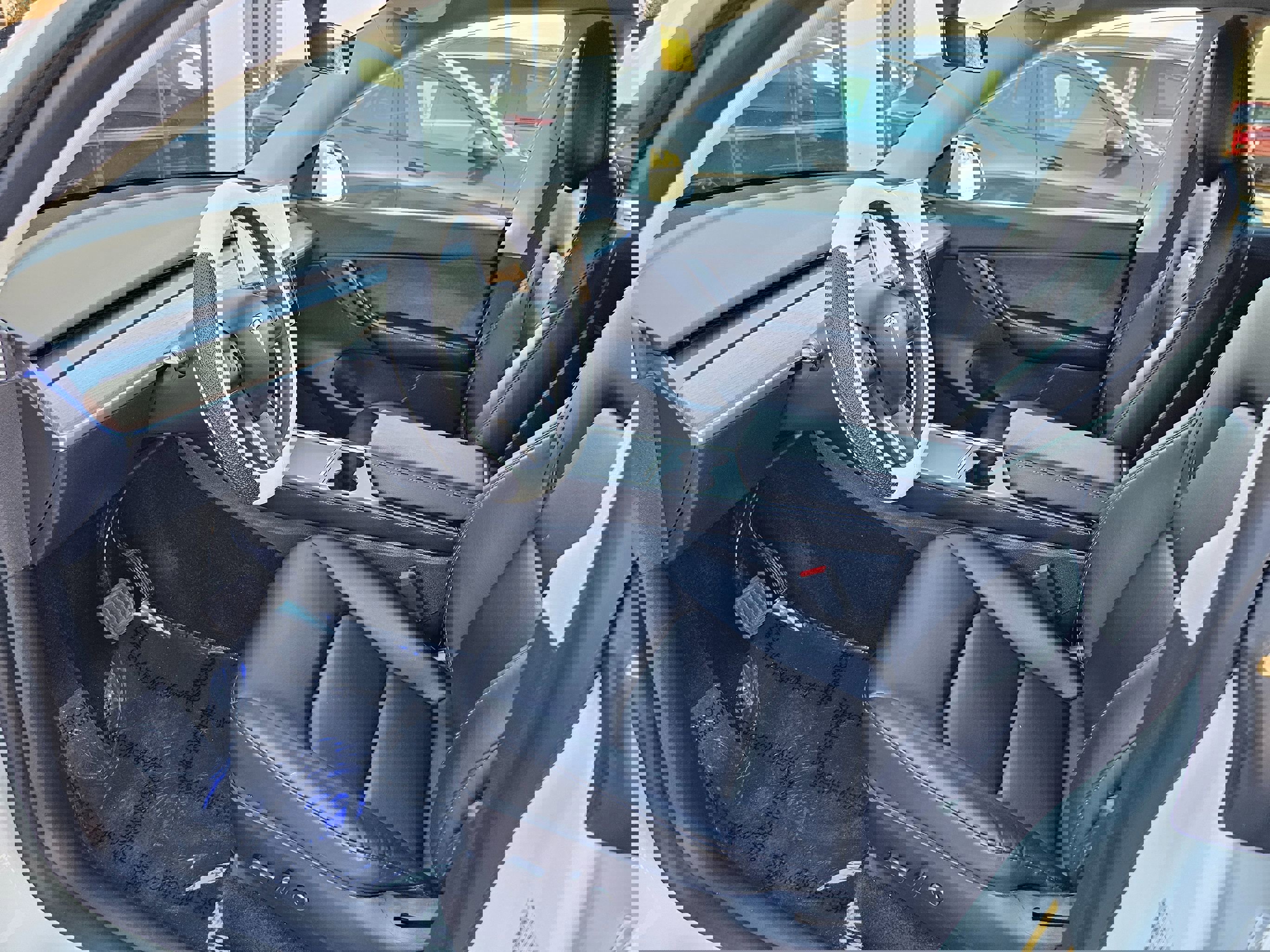 Used 2022 Tesla Model Y Long Range image 16