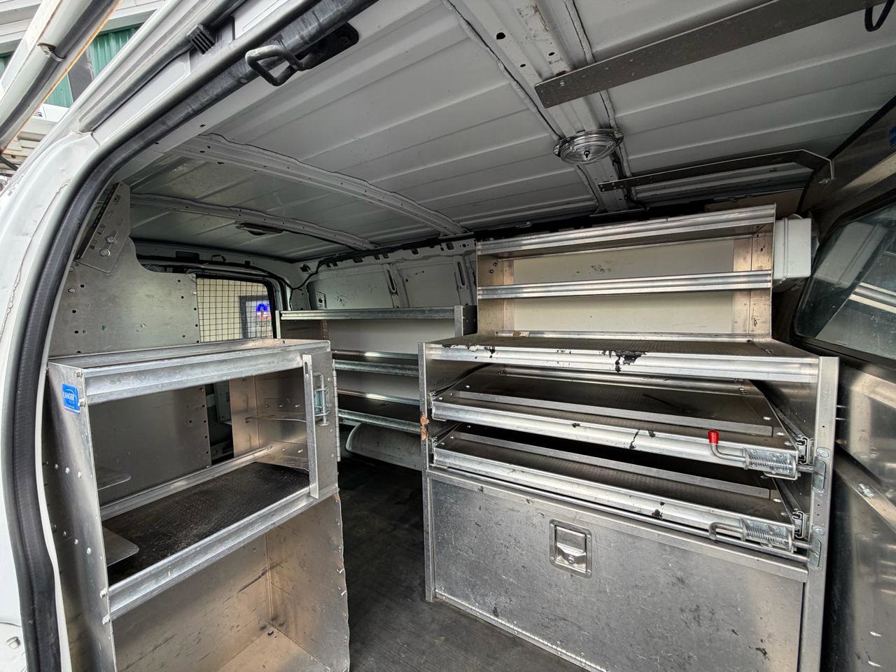 Used 2014 Chevrolet Express 2500 RWD image 15