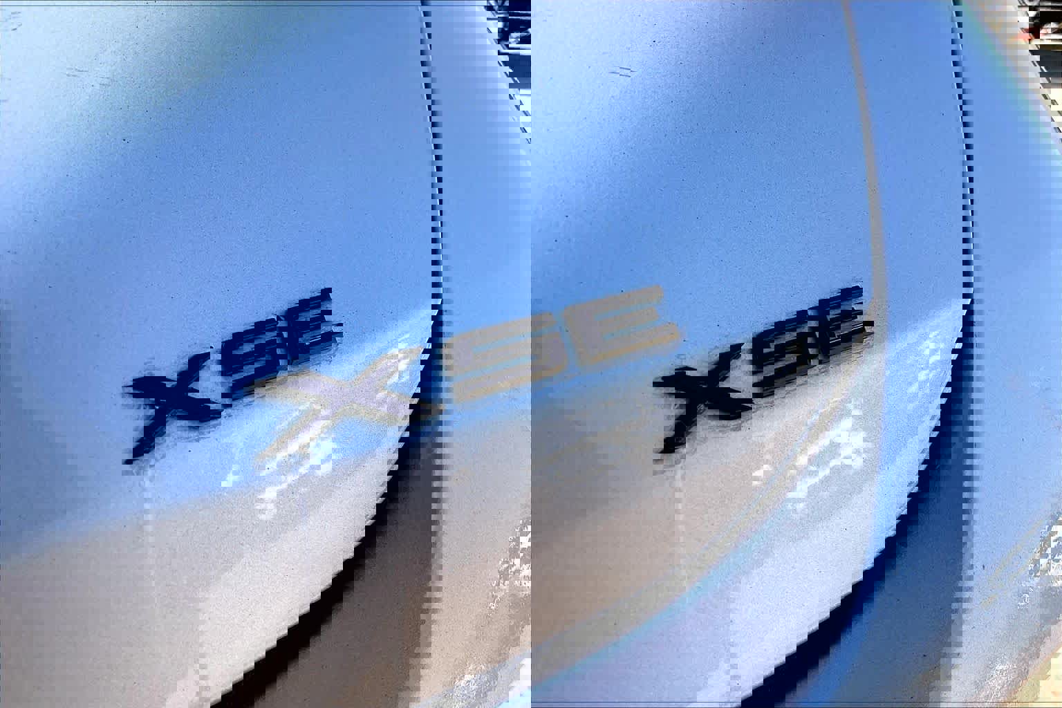 Used 2019 Toyota Avalon XSE image 10