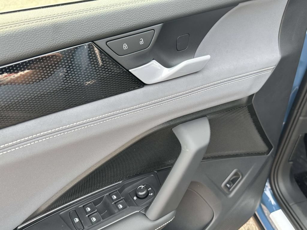 New 2026 Volkswagen Tiguan SE AWD/4WD image 11