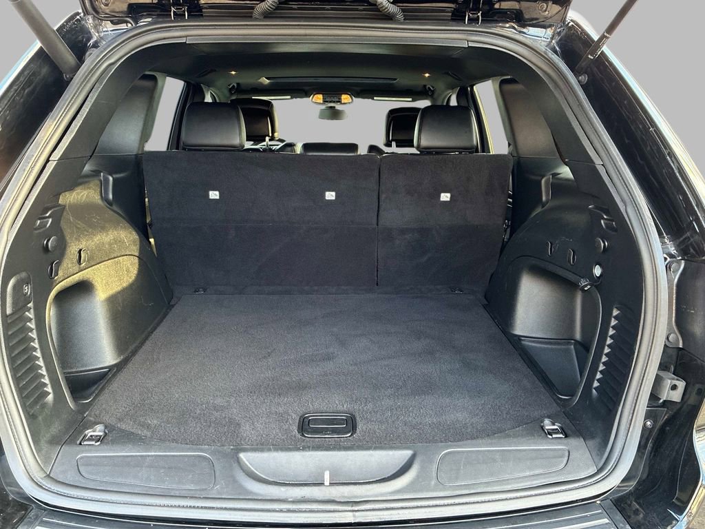 Certified 2022 Jeep Grand Cherokee Laredo X image 12