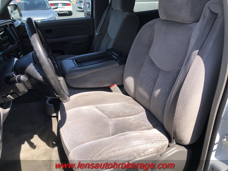 Used 2004 Chevrolet Suburban LS RWD image 9