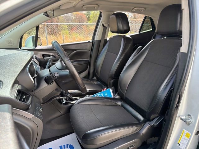 Used 2020 Buick Encore Preferred w/ Safety Package image 21