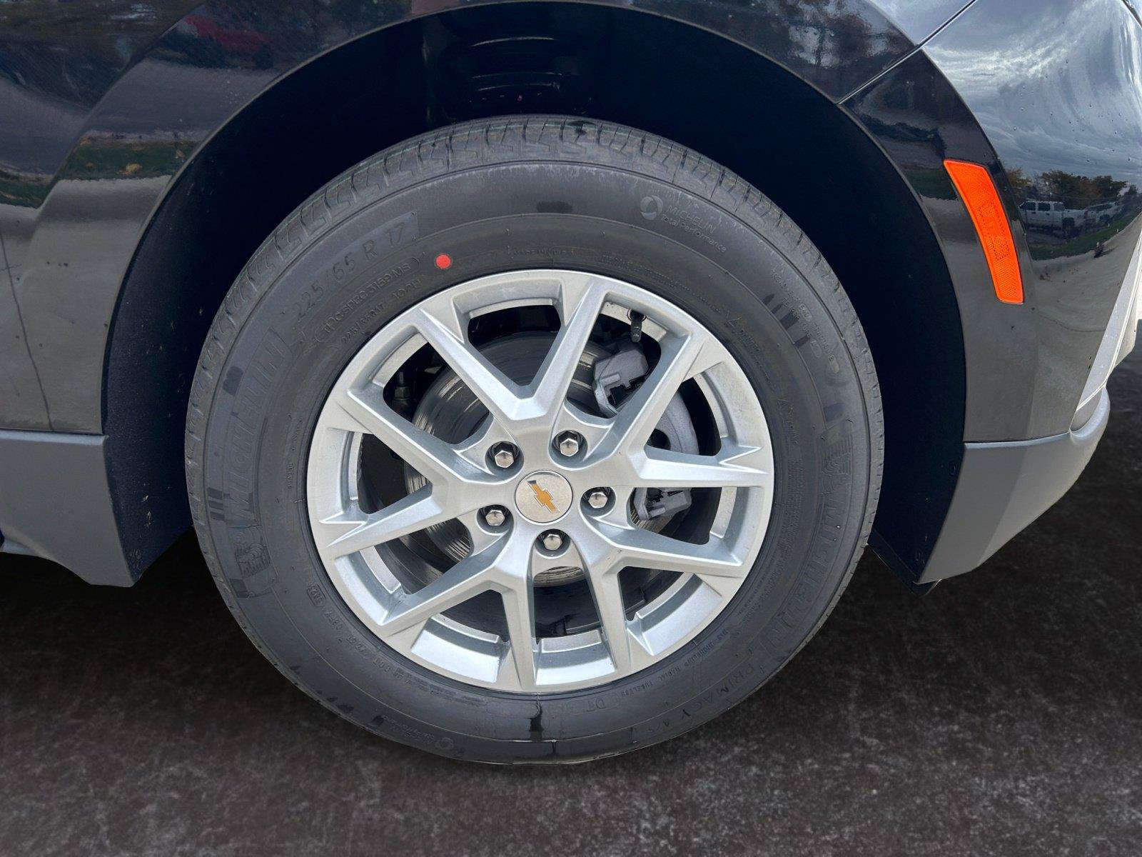 Used 2024 Chevrolet Equinox LT FWD image 27