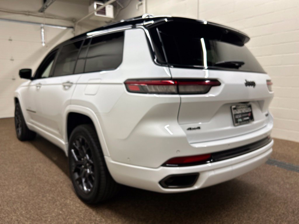 Used 2025 Jeep Grand Cherokee L Summit AWD/4WD image 4