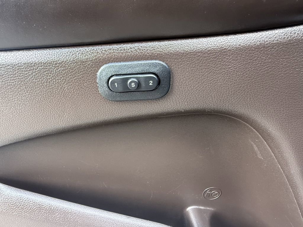 Used 2019 Jeep Grand Cherokee Overland RWD image 18