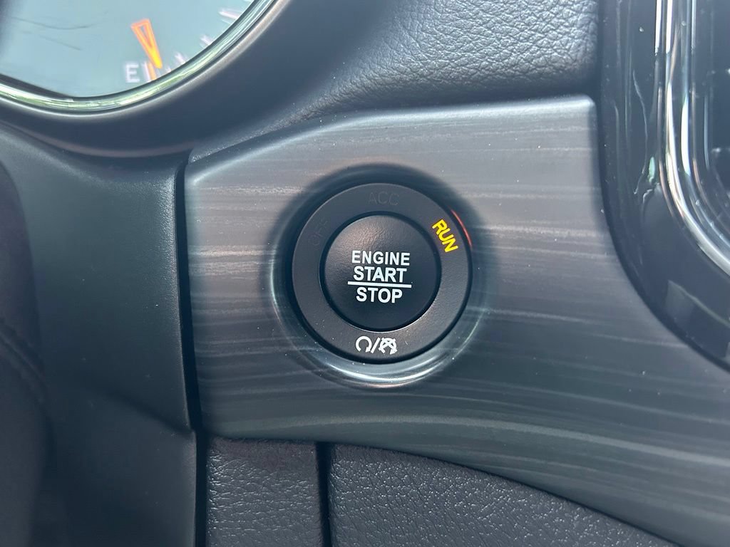 Used 2021 Jeep Grand Cherokee Altitude AWD/4WD image 23