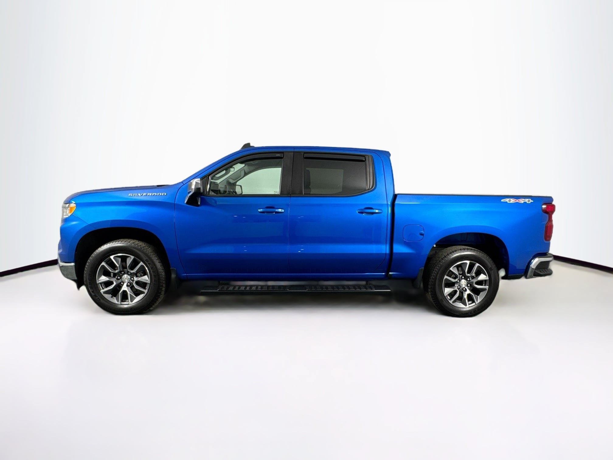 Used 2023 Chevrolet Silverado 1500 LT AWD/4WD image 11