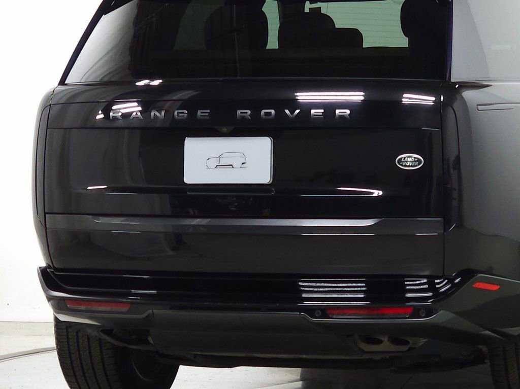 Used 2023 Land Rover Range Rover SE image 7