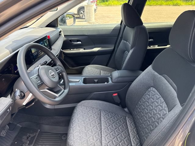 New 2026 Nissan Kicks SV w/ Cold Weather Package FWD image 9
