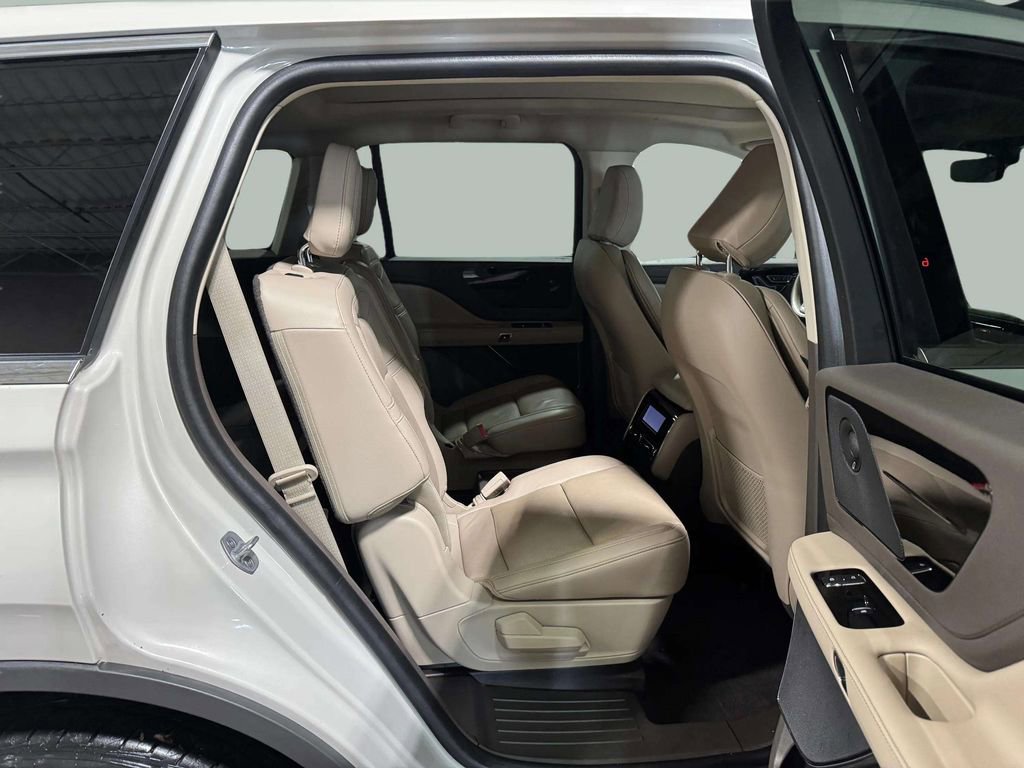 Used 2023 Lincoln Aviator Reserve w/ Equipment Group 201A image 26