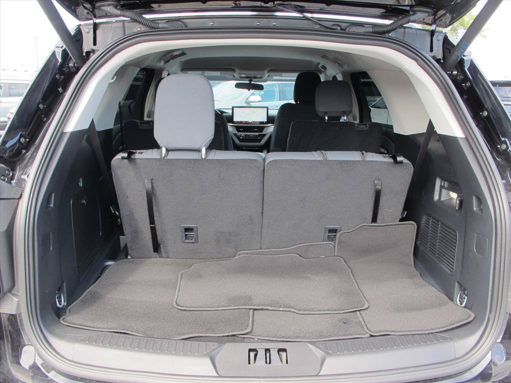 Used 2025 Ford Explorer Active RWD image 17