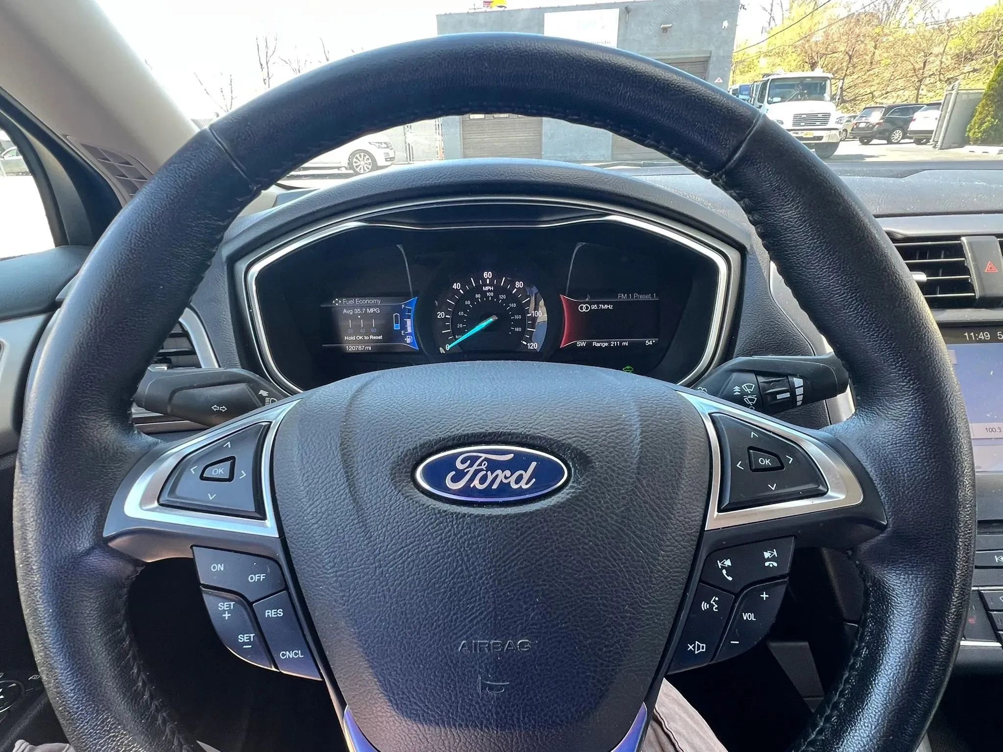 Used 2017 Ford Fusion Energi SE image 18