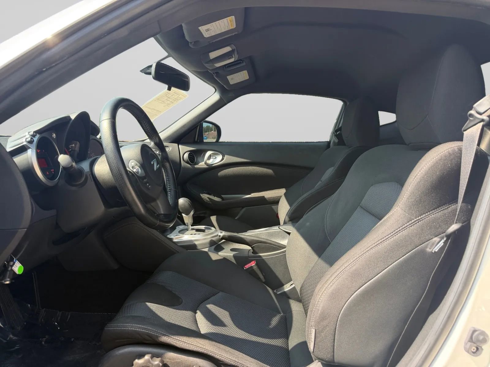 Used 2016 Nissan 370Z Coupe RWD image 17