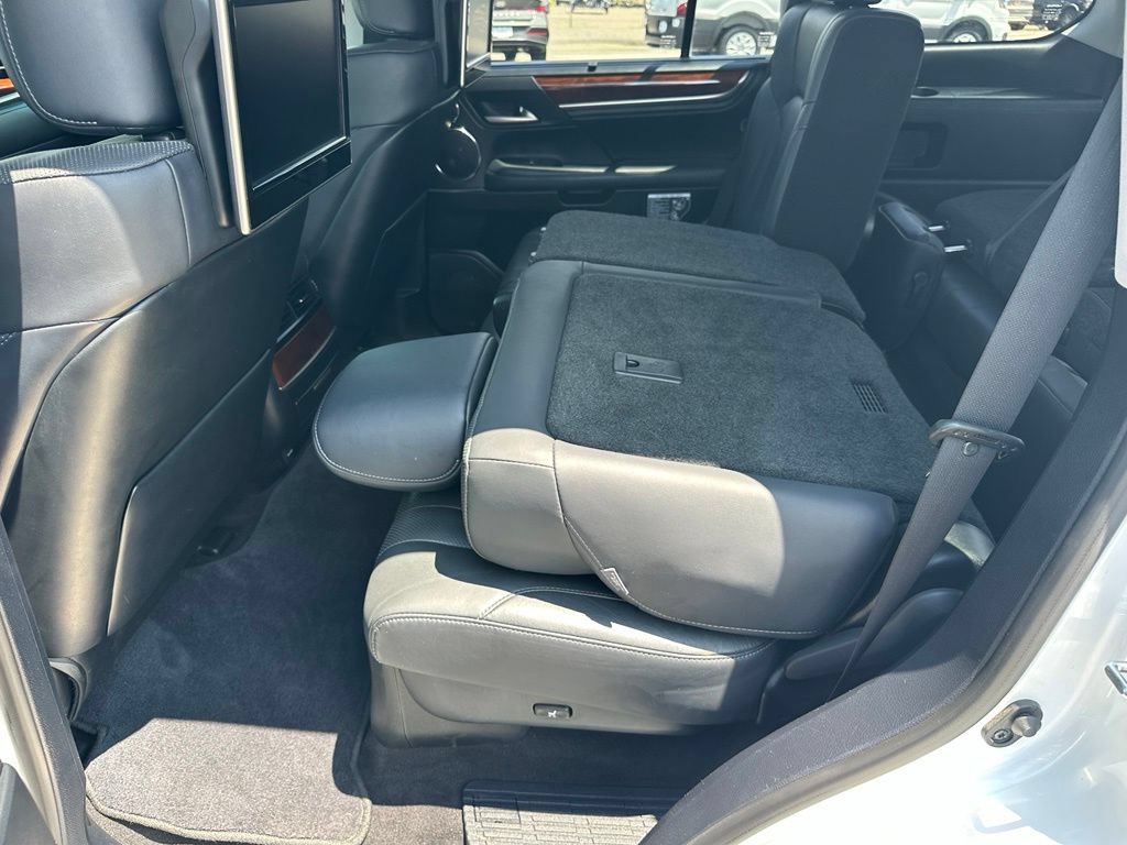 Used 2020 Lexus LX 570 4WD w/ Luxury Package image 36